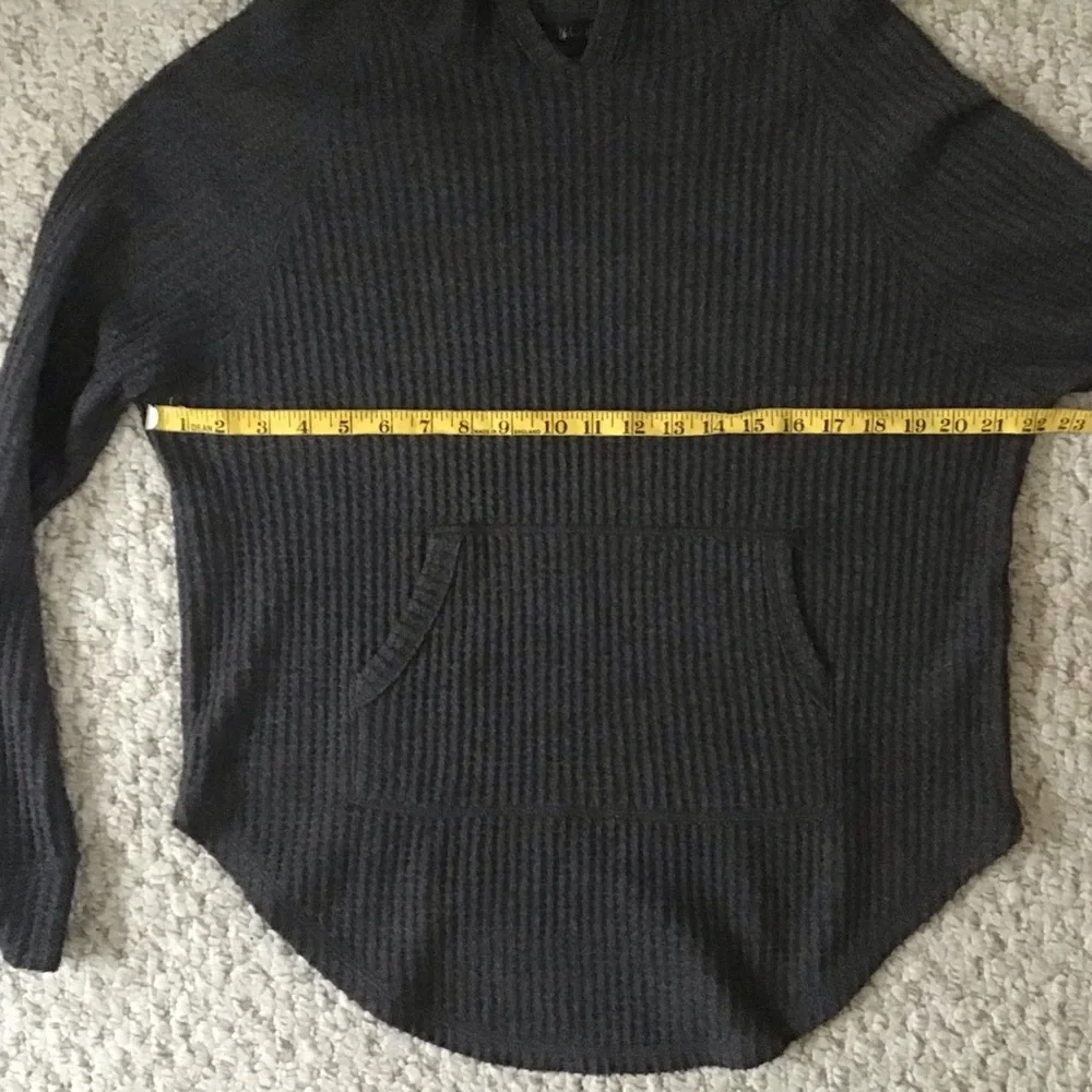 Urban Heritage Gray Hooded Sweater - Picture 3 of 5